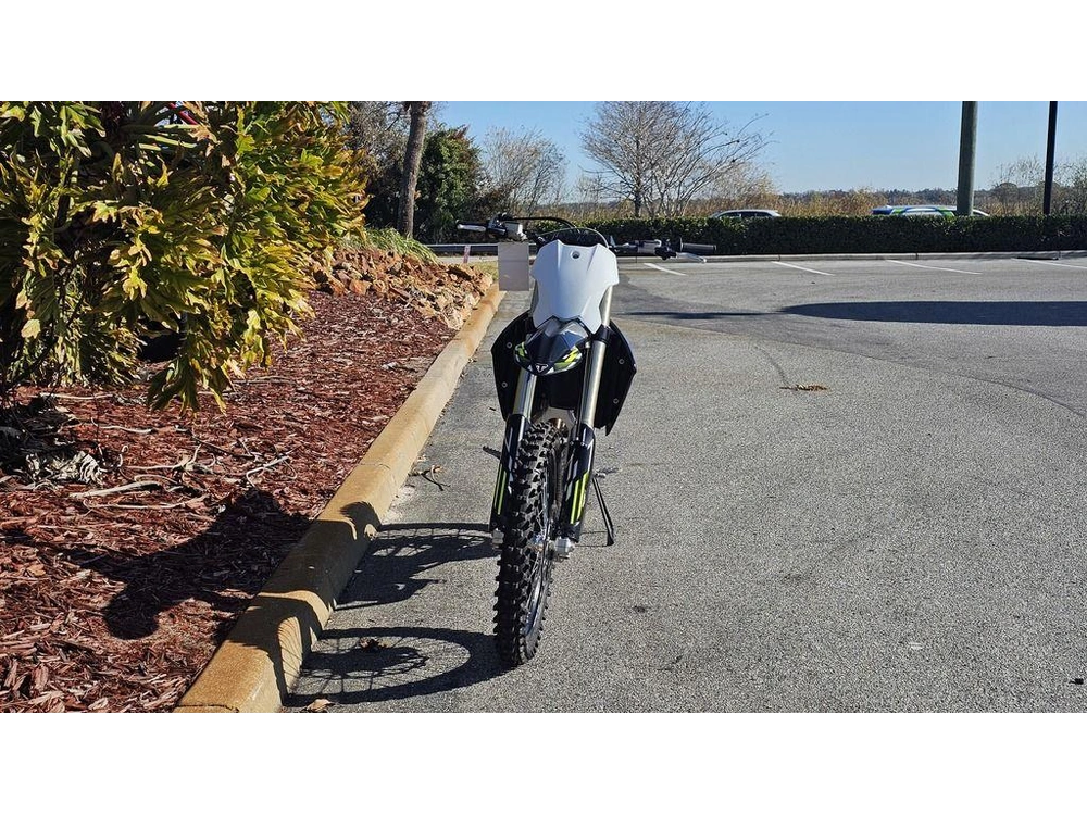2026 Triumph Tf 250-x Jet Black/pure White