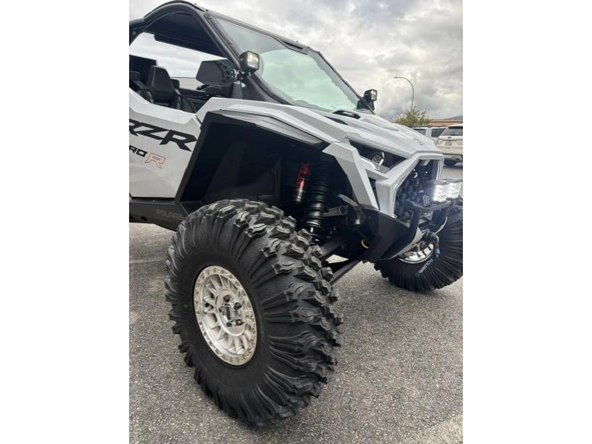 2026 Polaris Rzr Pro R Ultimate - Ghost White Metallic alt