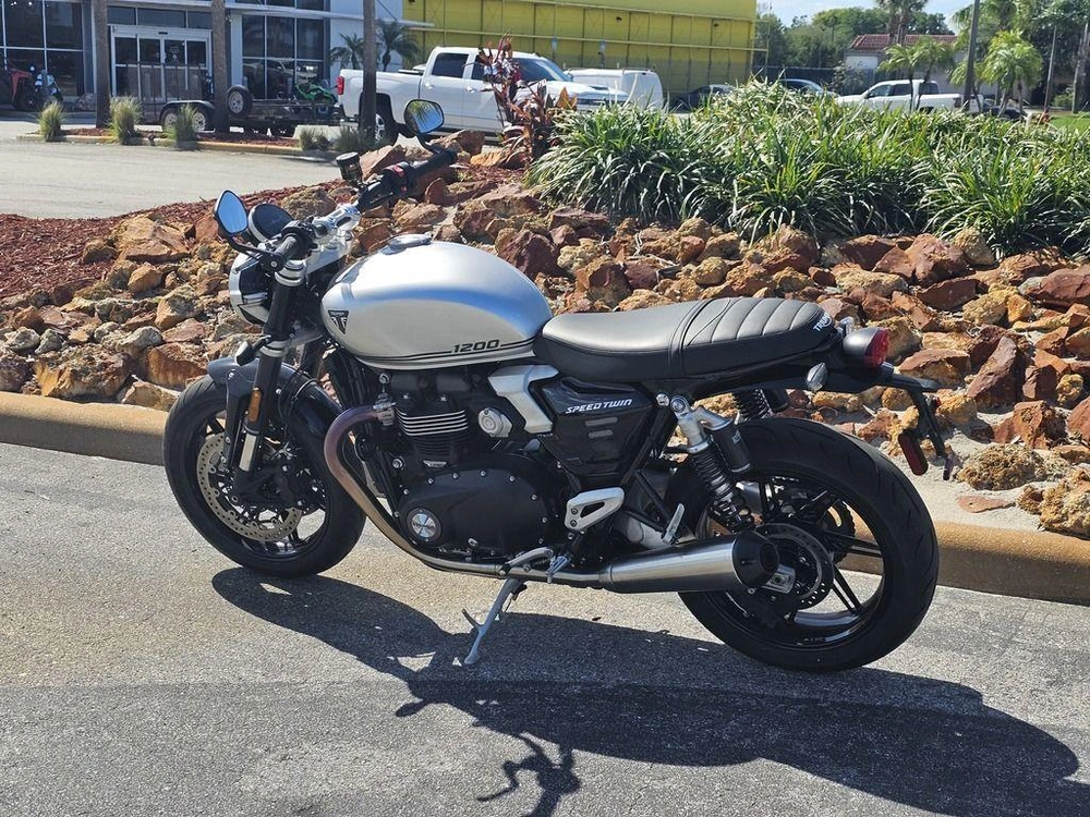 2025 Triumph Speed Twin 1200 Aluminum Silver