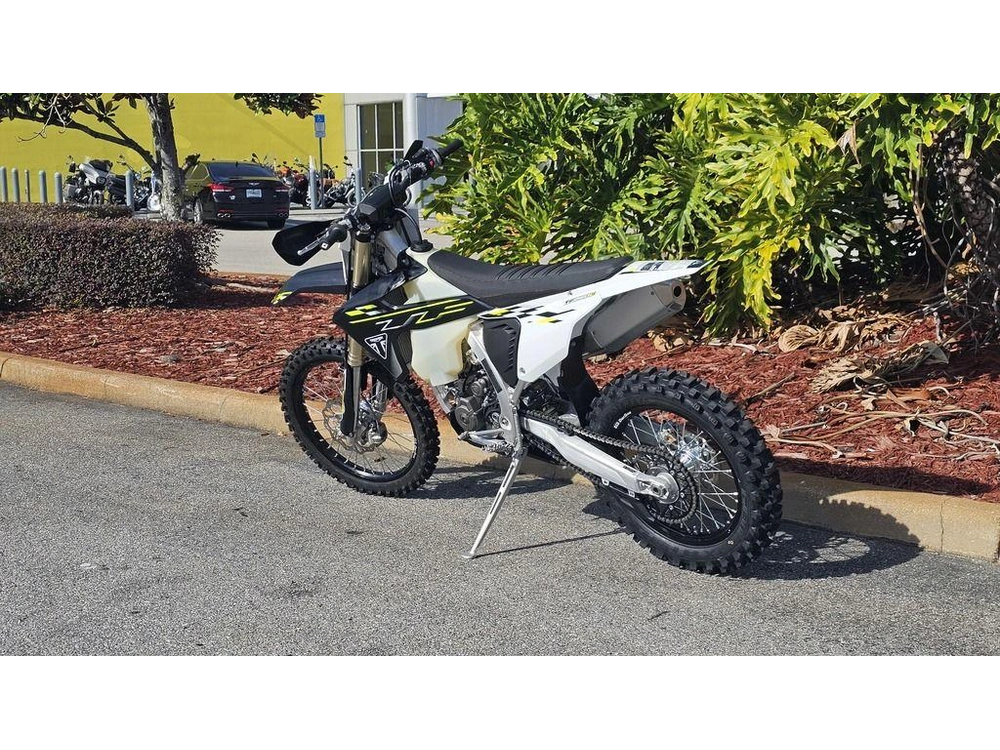 2026 Triumph Tf 250-c Jet Black/ Pure White