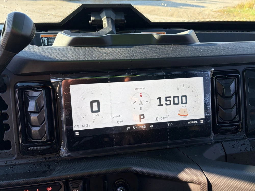 2026 Can-am Defender Limited Hd11