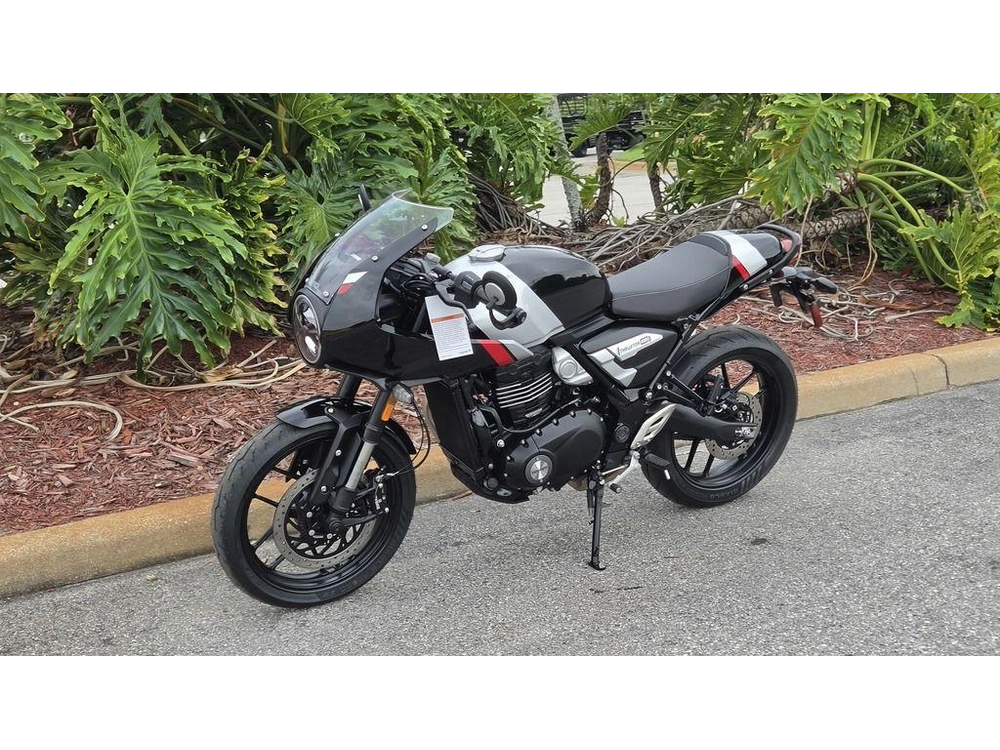 2026 Triumph Thruxton 400 Phantom Black / Aluminium Silver