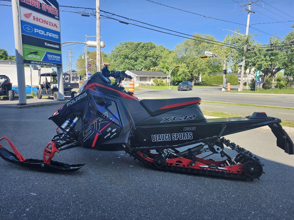 2025 Polaris Patriot 9r Indy Xcr 136 Motoneige Sentier Performance Agressive Haute Vitesse Sport 2 Temps Puissance Pilotage Sportif Damé Racing Impeccable Mxz X-rs Renegade Zr Sidewinder alt
