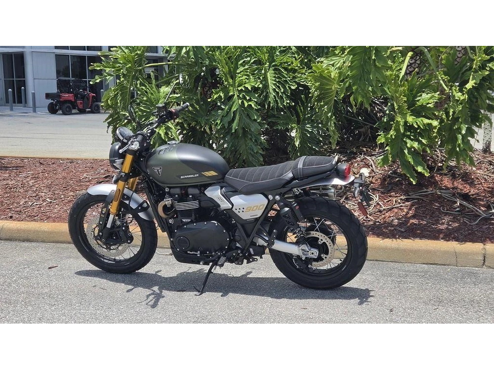 2026 Triumph Scrambler 900 Matt Khaki Green