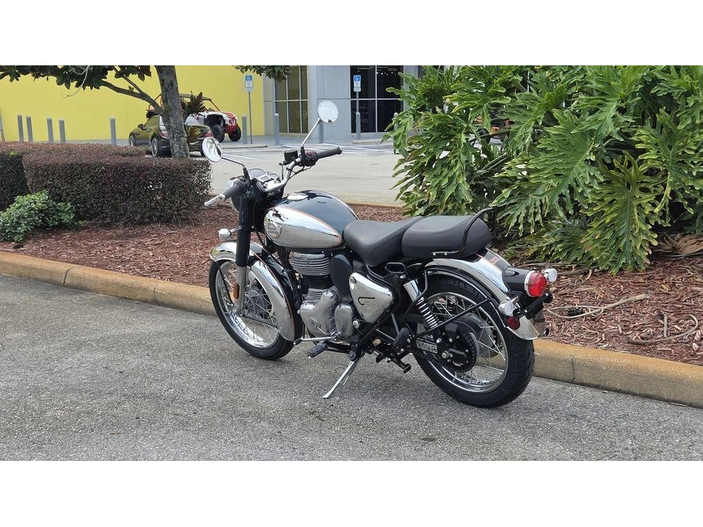 2027 Royal Enfield Classic 350 Emerald Green
