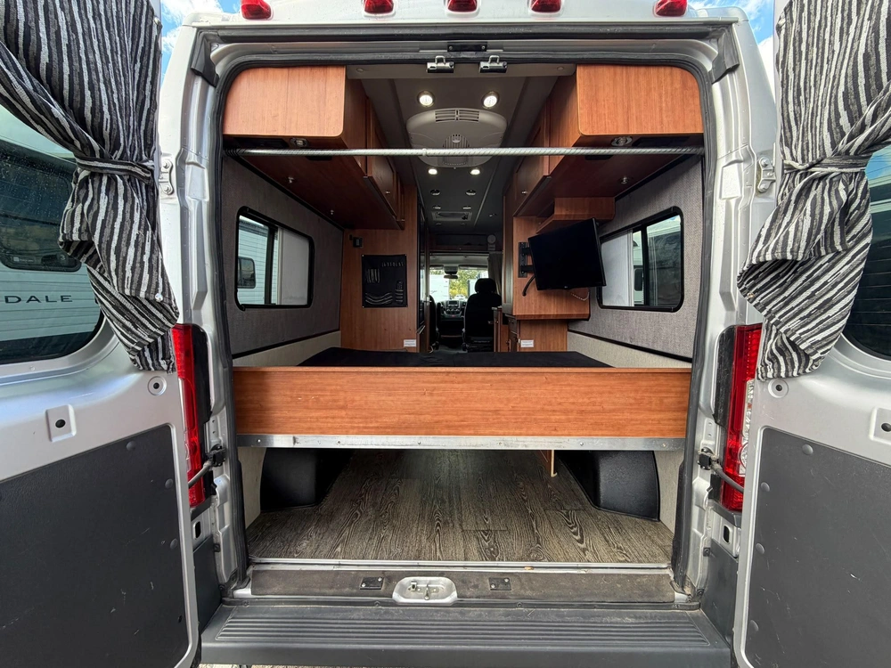 2018 Roadtrek Simplicity Srt