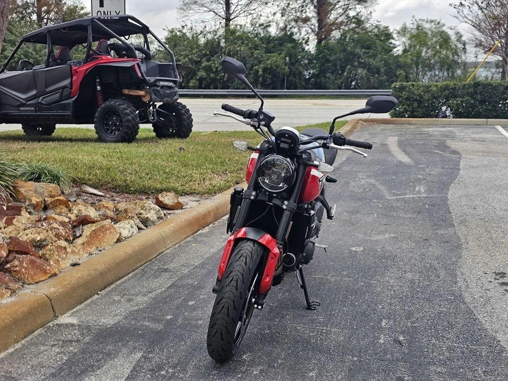 2025 Triumph Trident 660 Diablo Red/sapphire Black