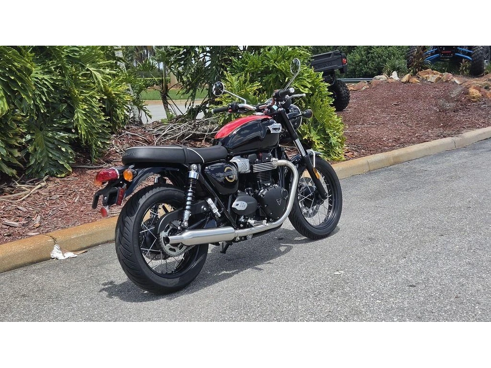 2026 Triumph Bonneville T100 Jet Black