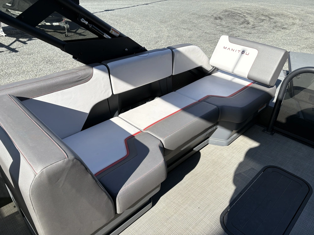 2025 Manitou Cruise 22 Switchback Stealth