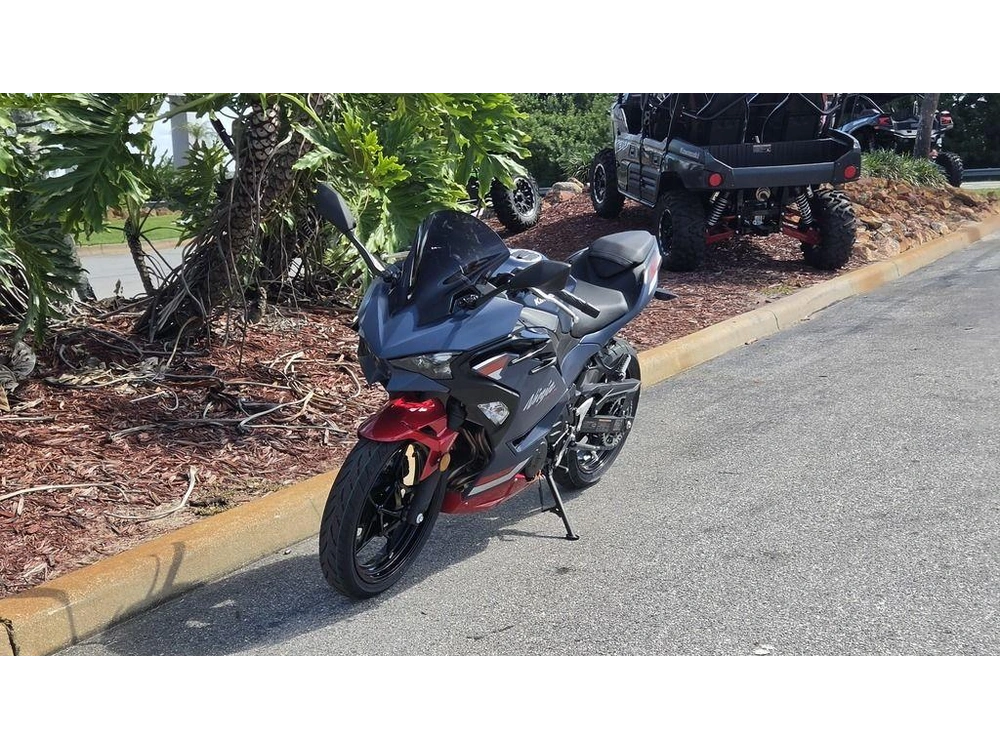 2026 Kawasaki Ninja® 500 Abs Metallic Matte Twilight Blue