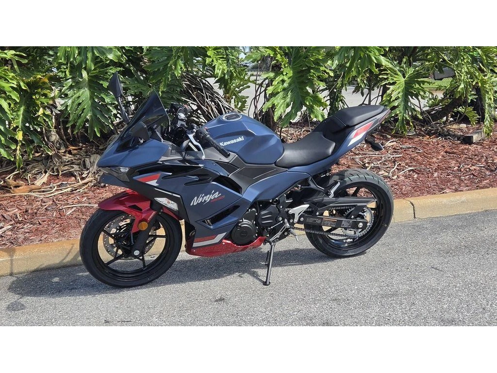 2026 Kawasaki Ninja® 500 Abs Metallic Matte Twilight Blue