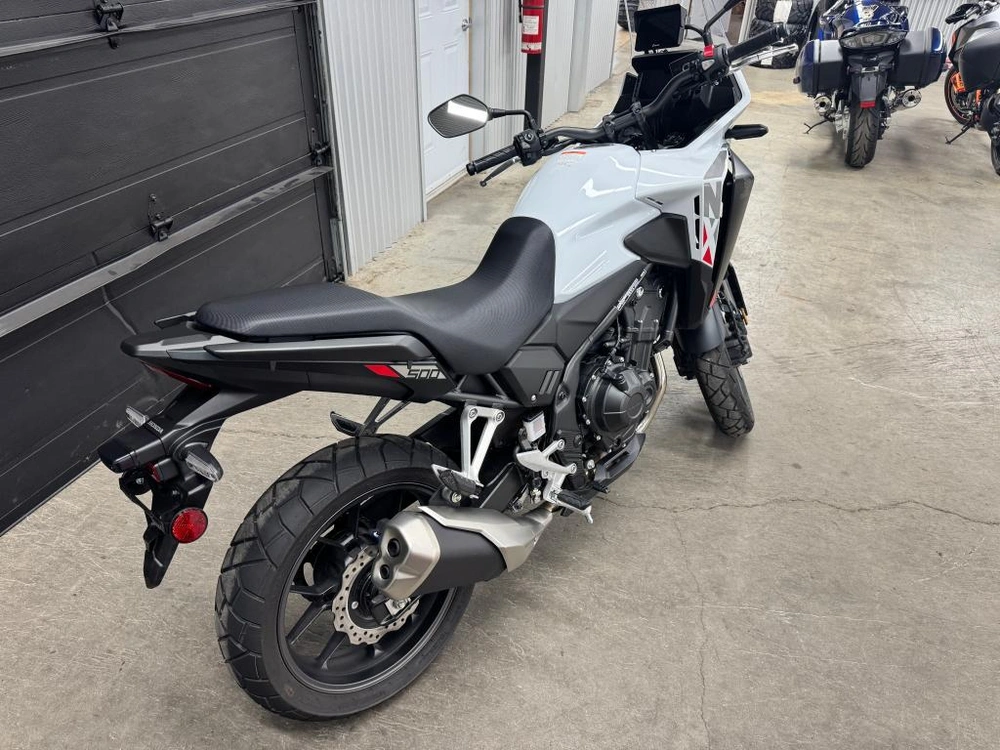 Honda Nx500 2024 alt