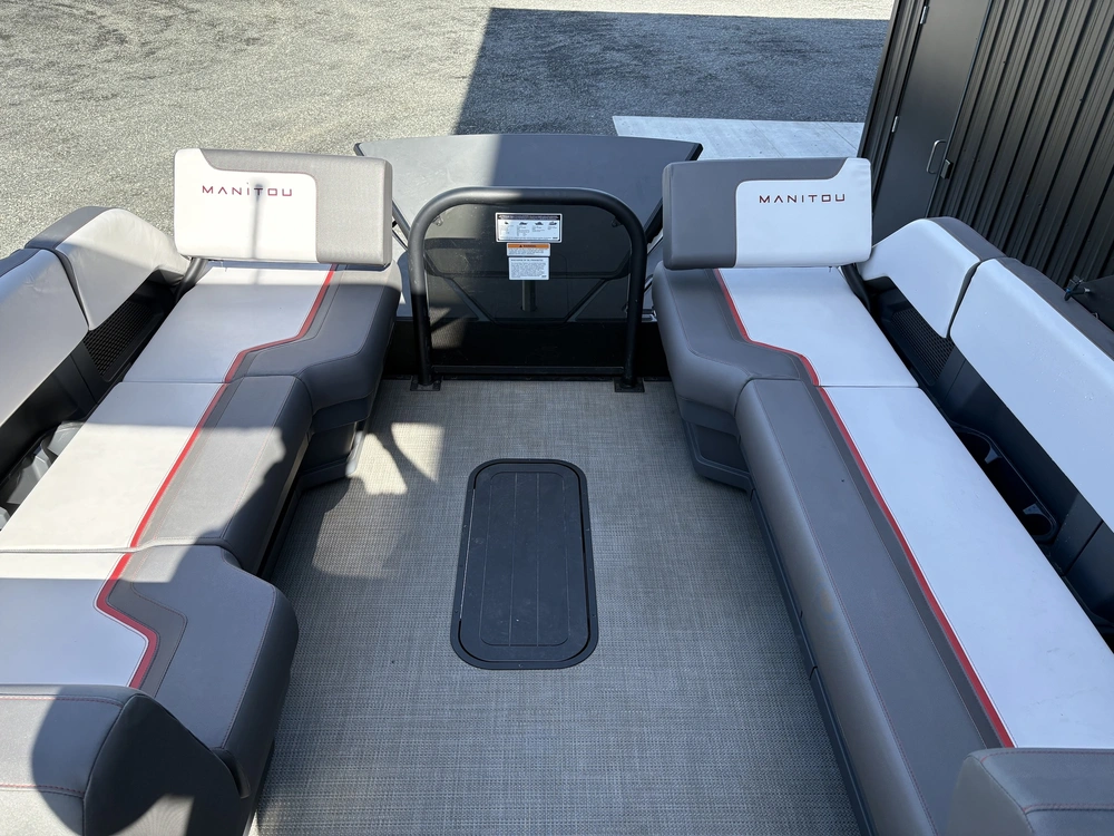 2025 Manitou Cruise 22 Switchback Stealth