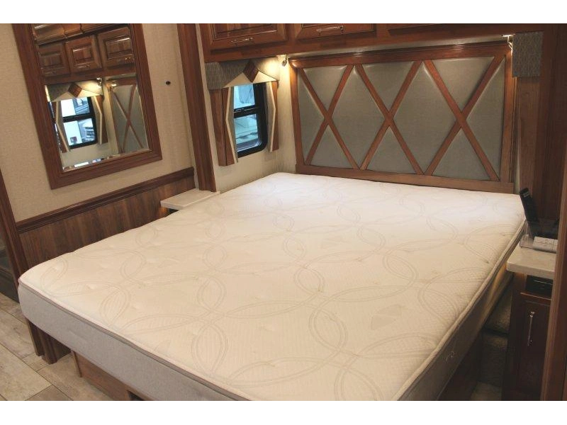 Entegra Coach Anthem 44f 2020 alt