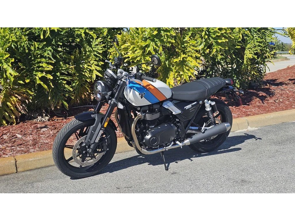 2026 Triumph Speed Twin 900 Pure White/maui Blue/tangerine Orange