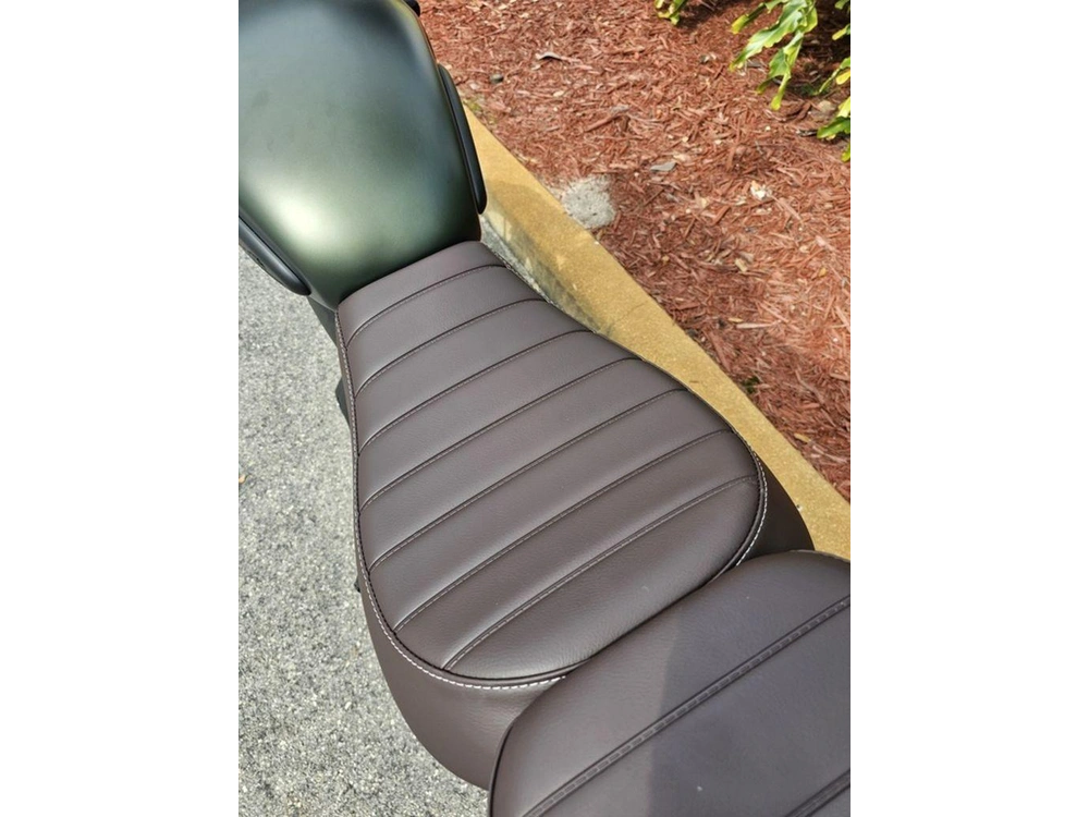 2026 Triumph Scrambler 400 X Matte Khaki Green/matte Fusion White