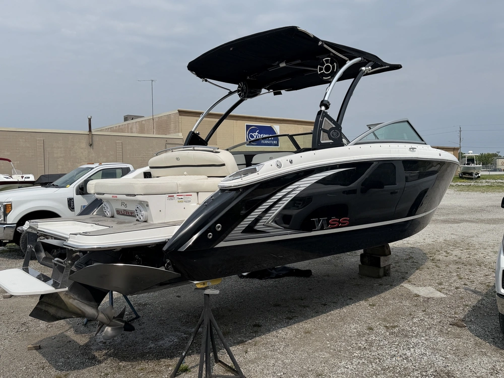 2017 Cobalt Boats Wss R5 Surf