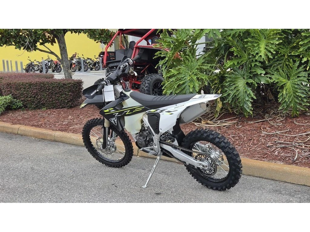 2026 Triumph Tf 450-c Jet Black/ Pure White