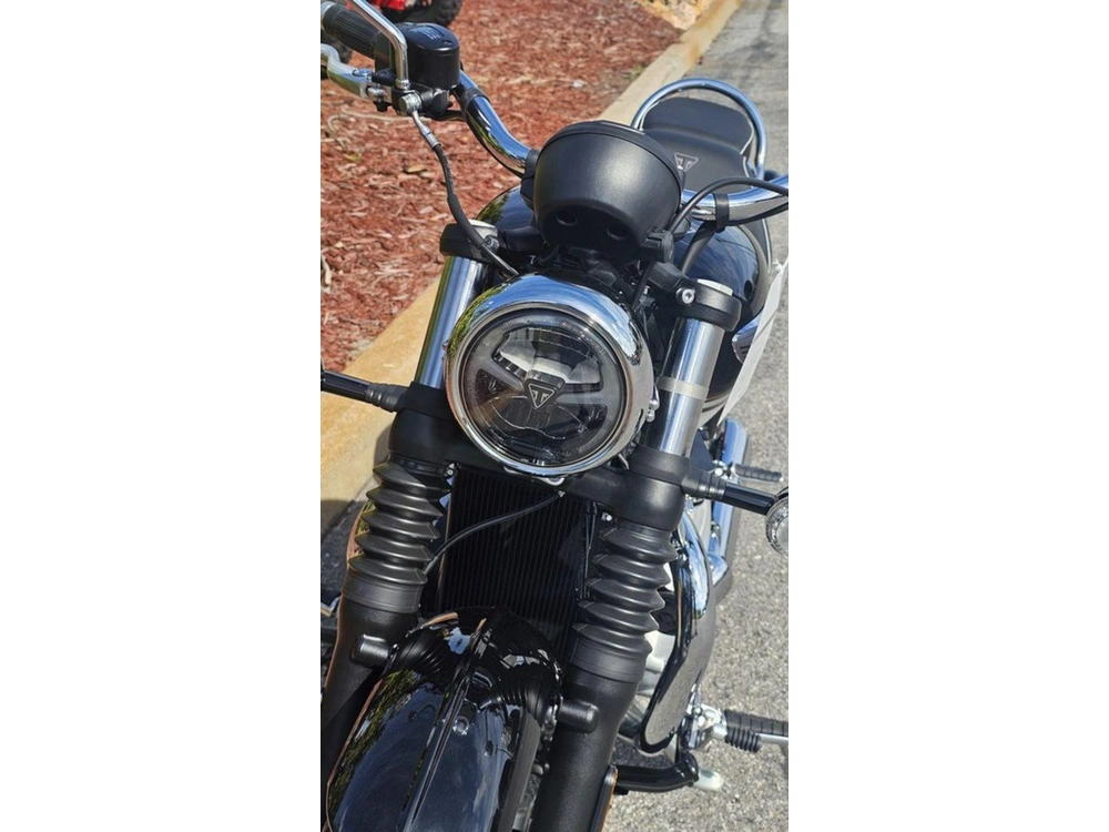 2026 Triumph Bonneville Speedmaster Sapphire Black