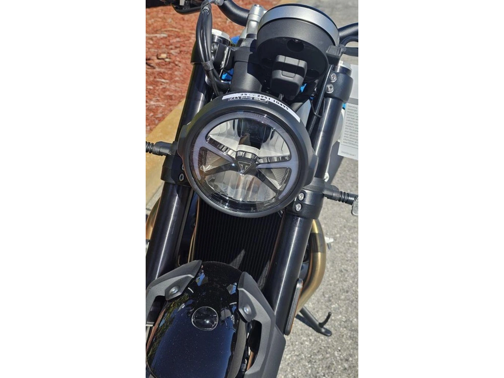 2026 Triumph Speed Twin 900 Pure White/maui Blue/tangerine Orange