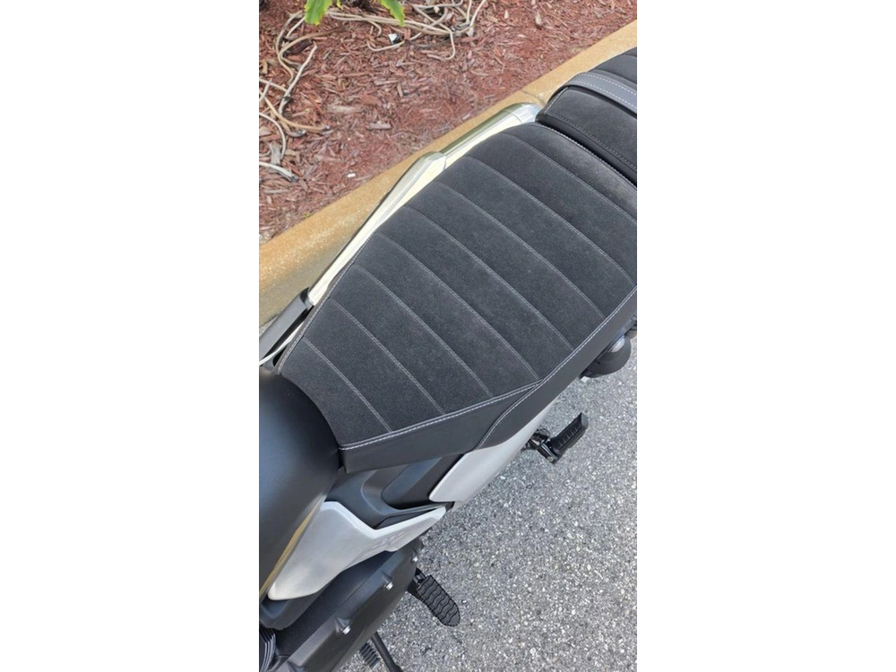 2026 Triumph Scrambler 900 Matt Khaki Green