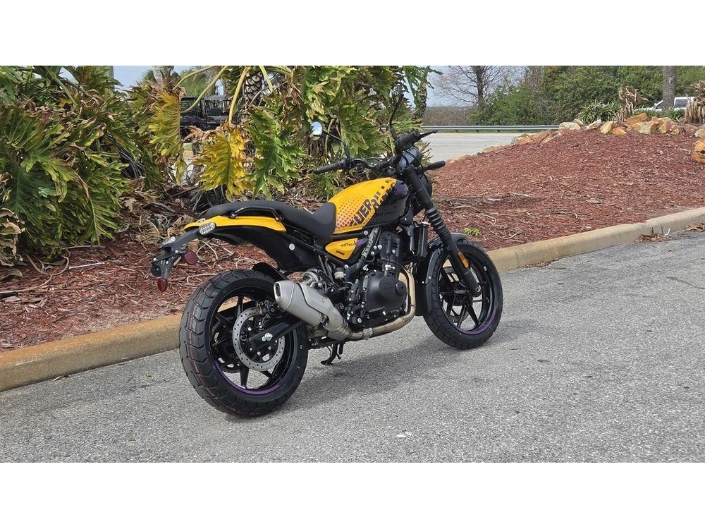 2026 Royal Enfield Guerrilla 450 Playa Black