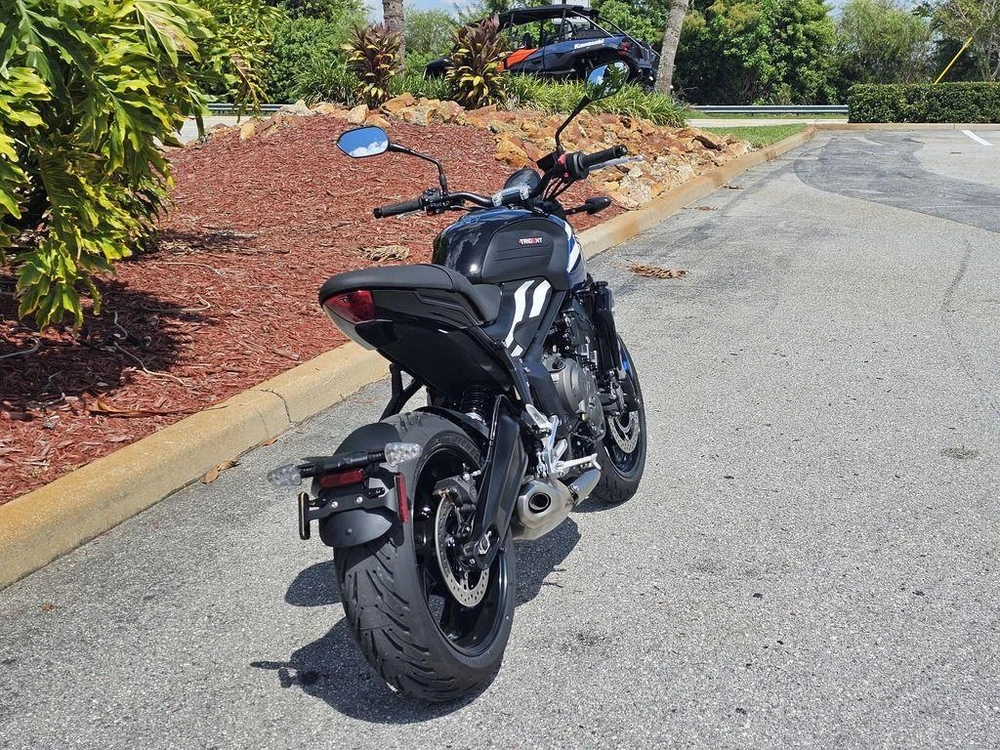 2025 Triumph Trident 660 Cobalt Blue/sapphire Black