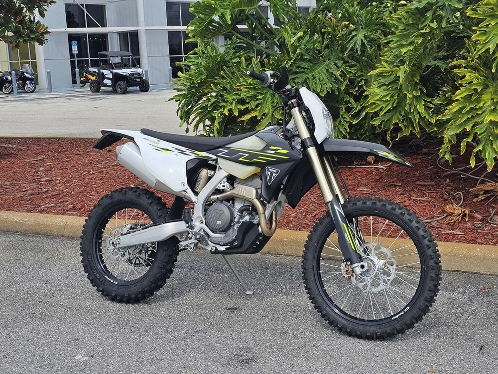 2026 Triumph Tf 250-e Jet Black/pure White