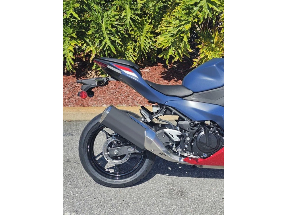 2026 Kawasaki Ninja® 500 Abs Metallic Matte Twilight Blue