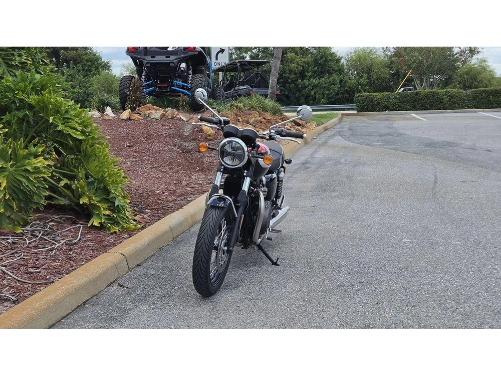 2026 Triumph Bonneville T100 Jet Black