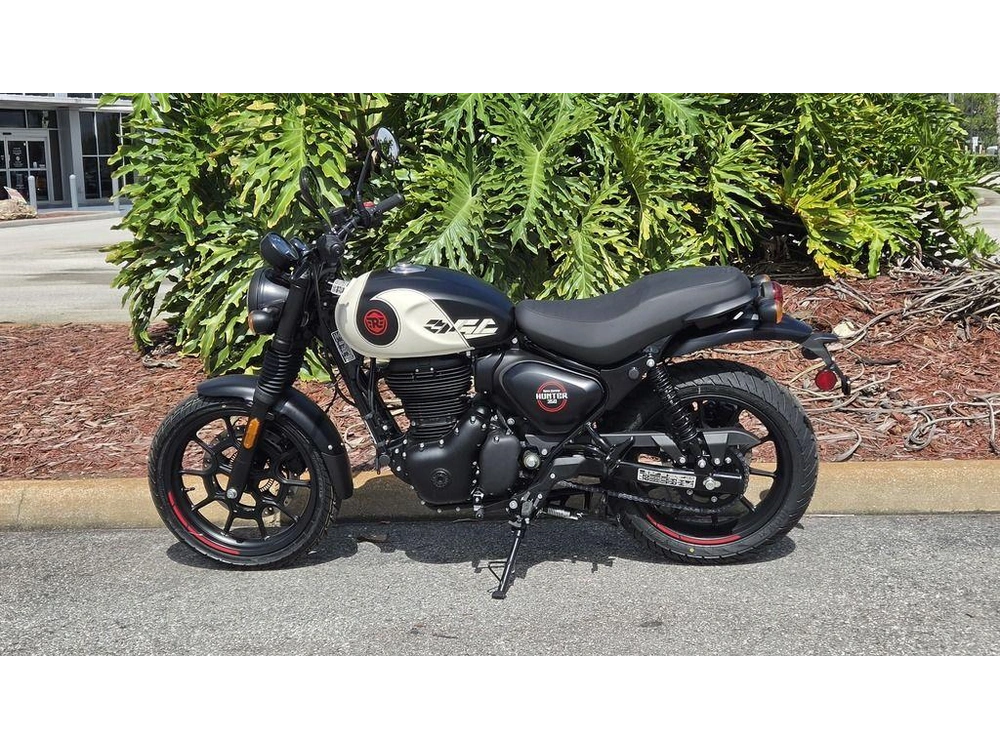 2027 Royal Enfield Hunter 350 Tokyo Black