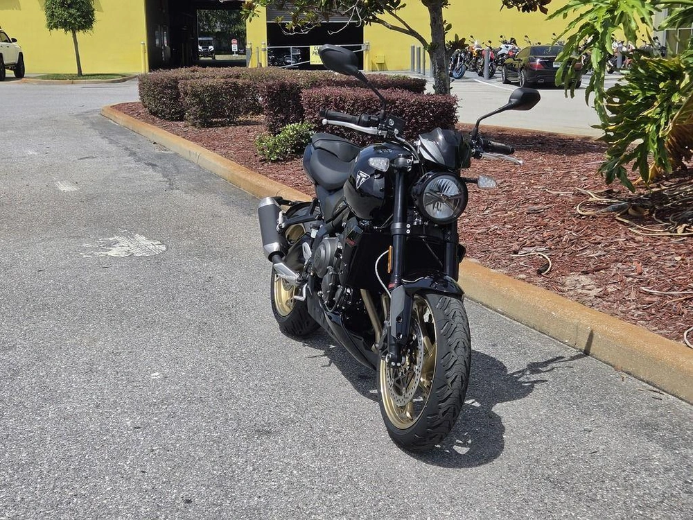 2026 Triumph Trident 800 Jet Black
