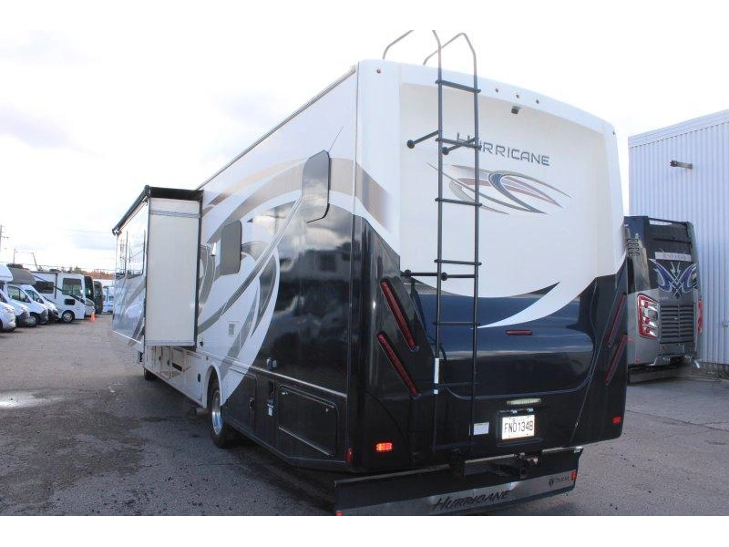 2020 Thor Motor Coach Hurricane 35m