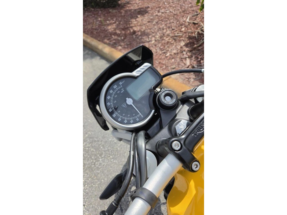 2026 Triumph Tracker 400 Racing Yellow
