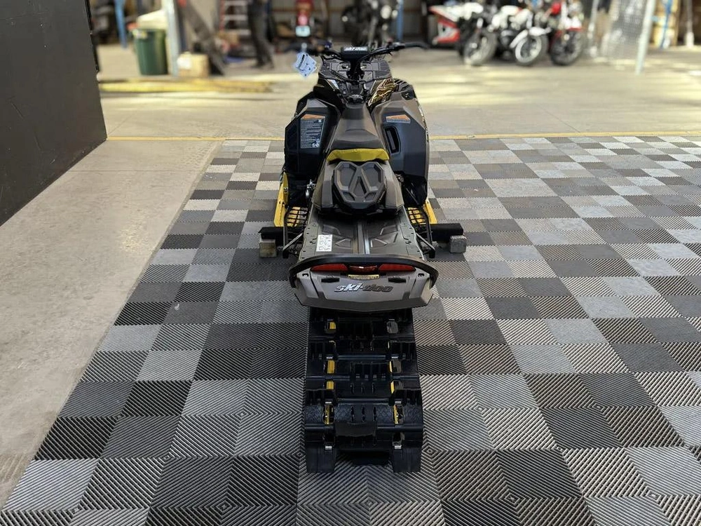 2027 Ski-doo Summit Hce 154 3p