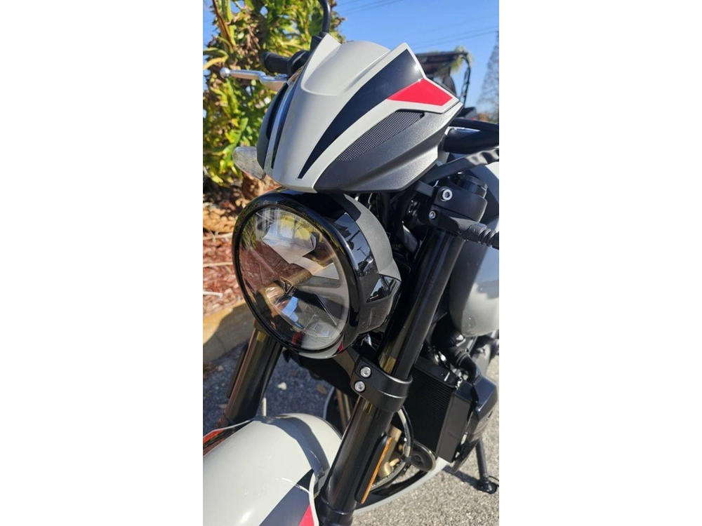 2026 Triumph Trident 800 Ash Grey