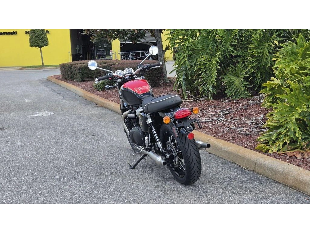 2026 Triumph Bonneville T100 Jet Black