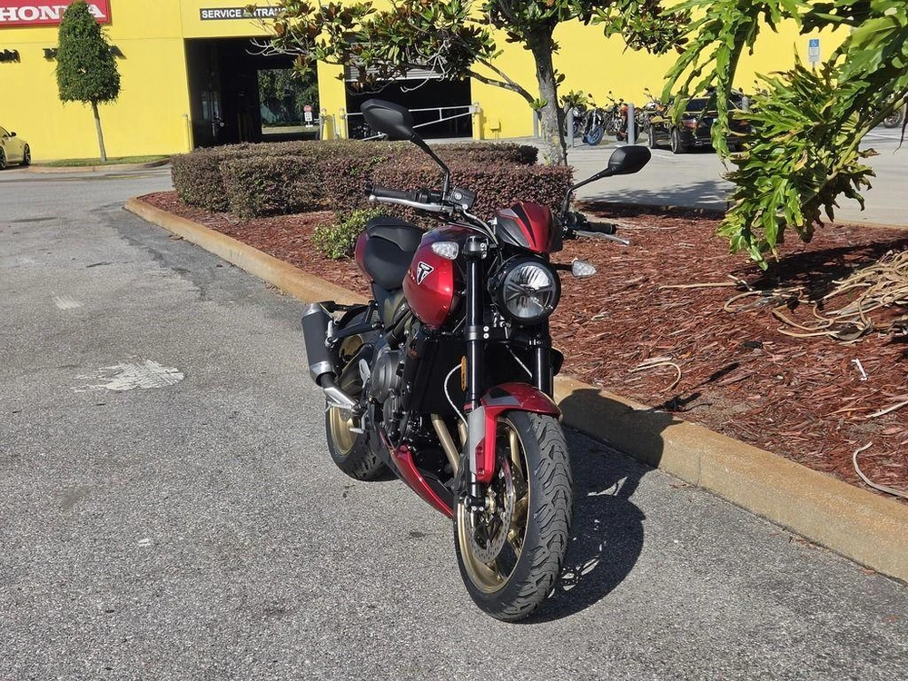 2026 Triumph Trident 800 Carnival Red