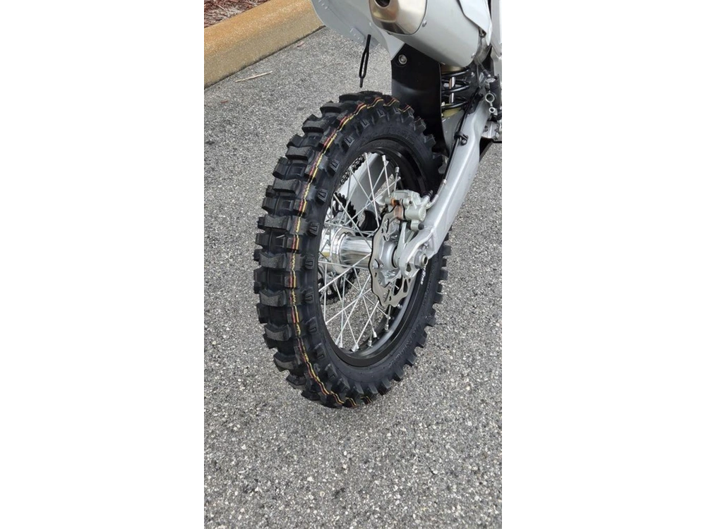 2026 Triumph Tf 450-c Jet Black/ Pure White