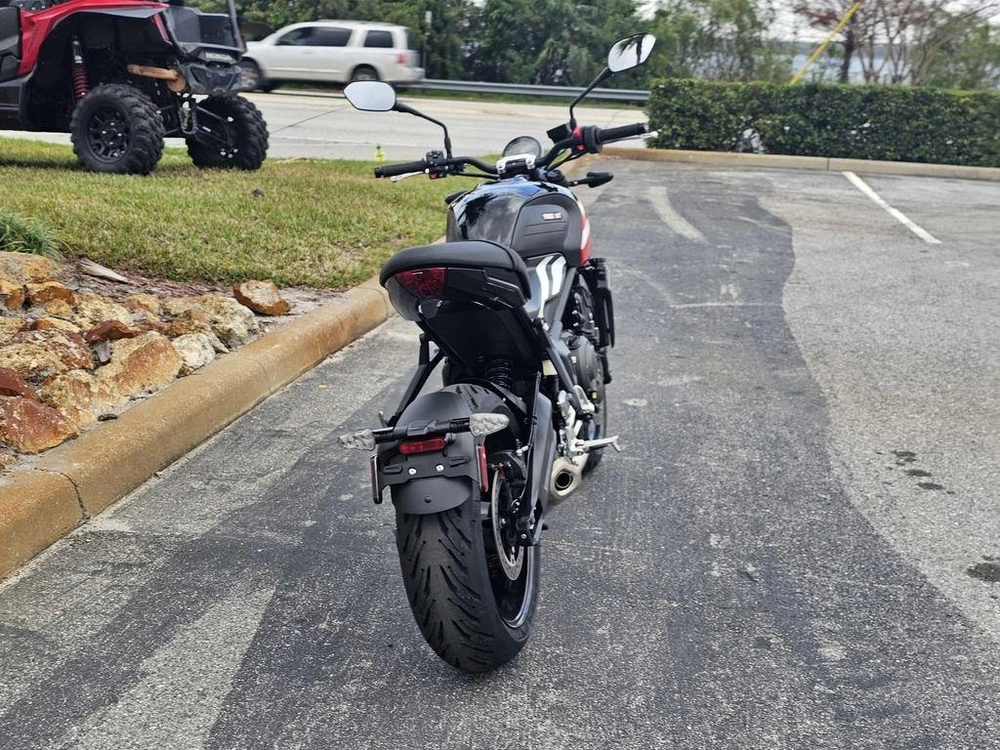 2025 Triumph Trident 660 Diablo Red/sapphire Black