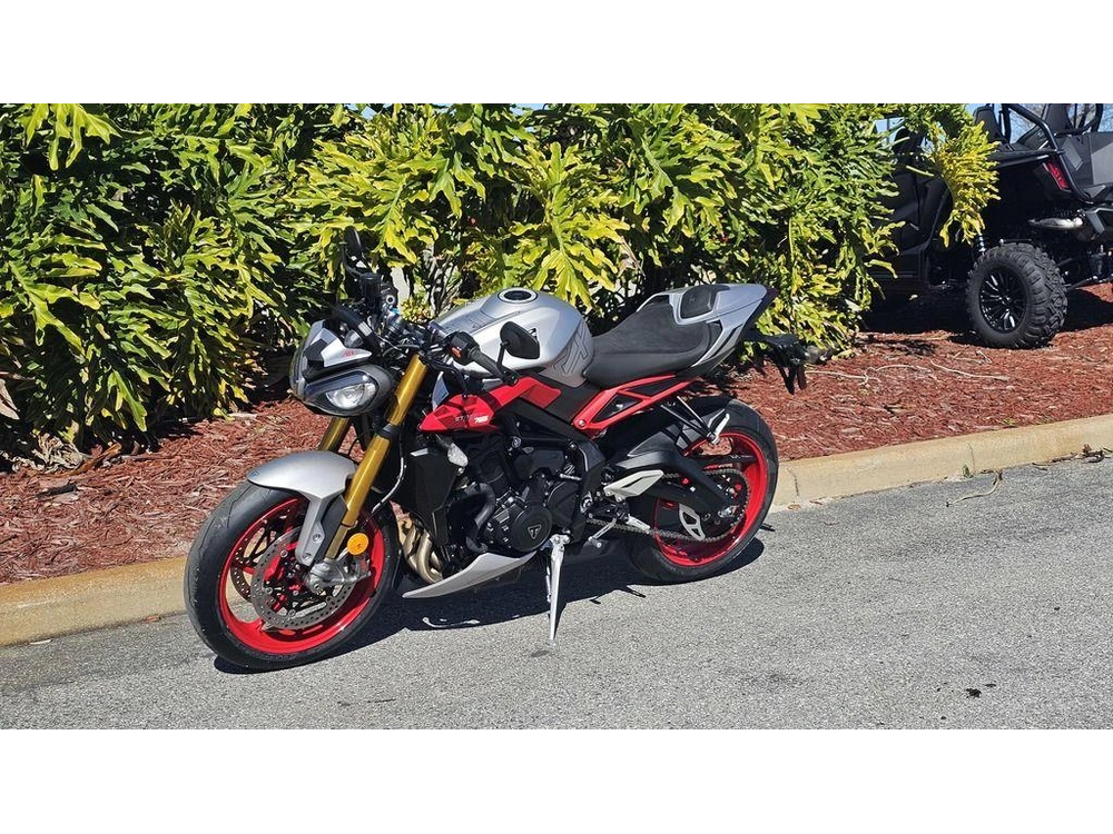2026 Triumph Street Triple 765 Rx