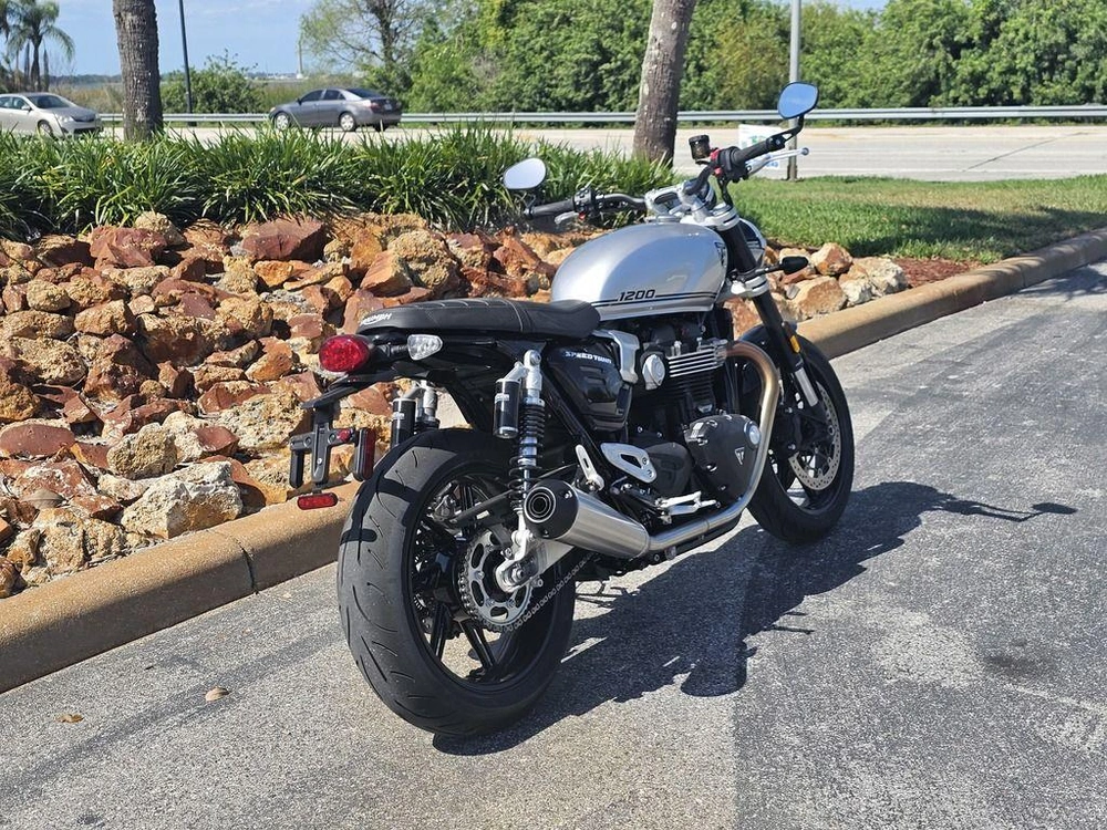 2025 Triumph Speed Twin 1200 Aluminum Silver