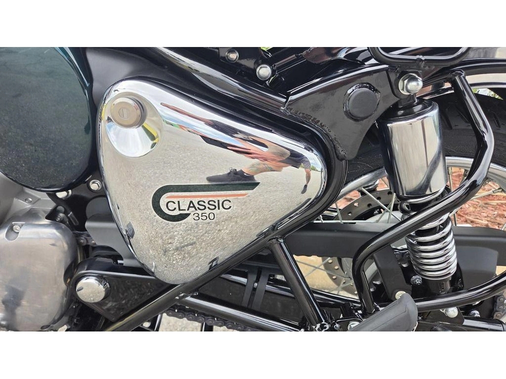2027 Royal Enfield Classic 350 Emerald Green