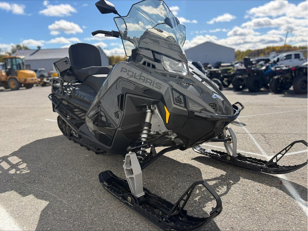 Polaris Titan 650 Adventure 155'' 1.8 2025 alt