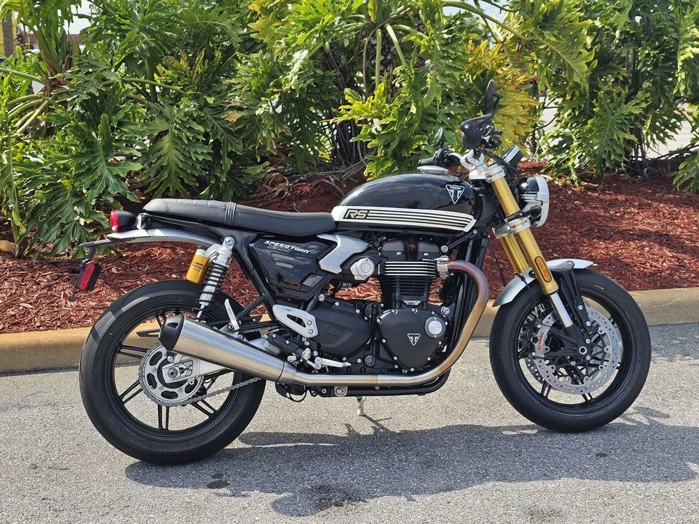 2025 Triumph Speed Twin 1200 Rs Sapphire Black