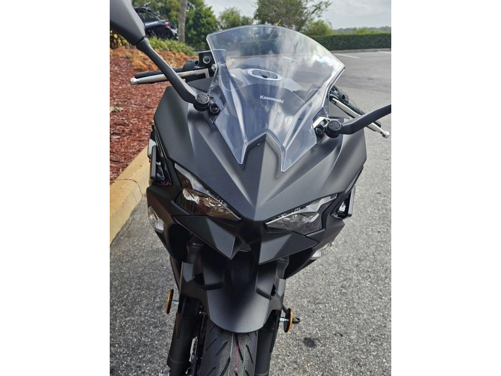 2026 Kawasaki Ninja® 500 Metallic Flat Spark Black