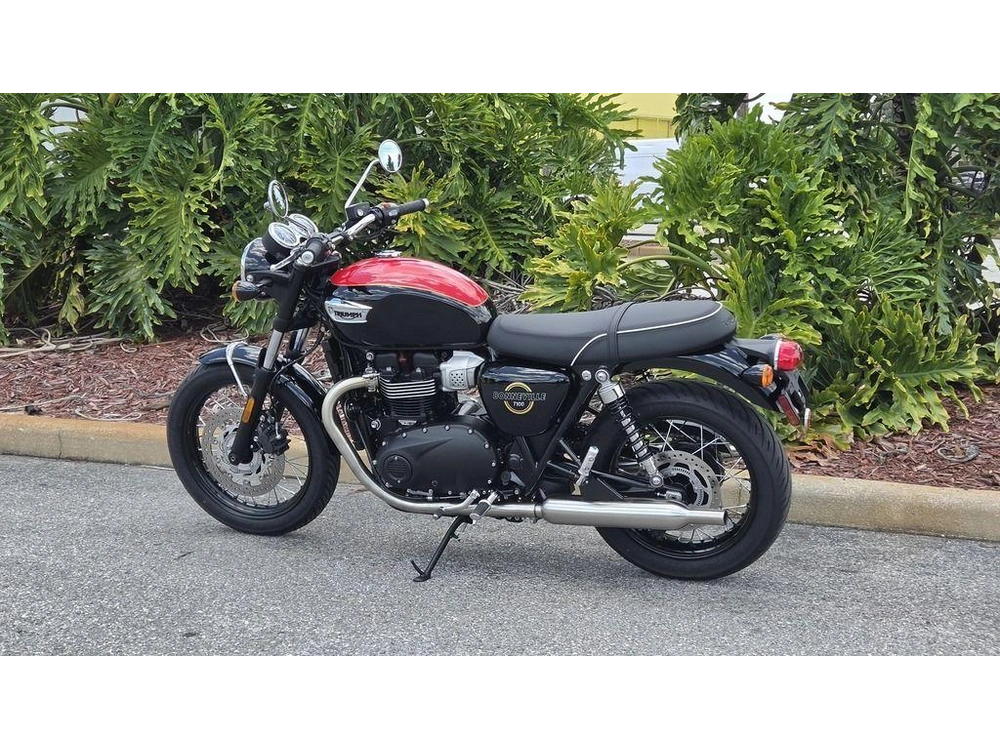 2026 Triumph Bonneville T100 Jet Black