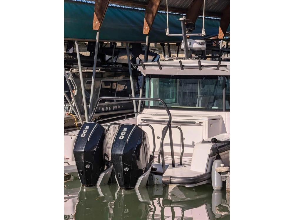 2022 Axopar 37 Cross Cabin Cross Cabin alt