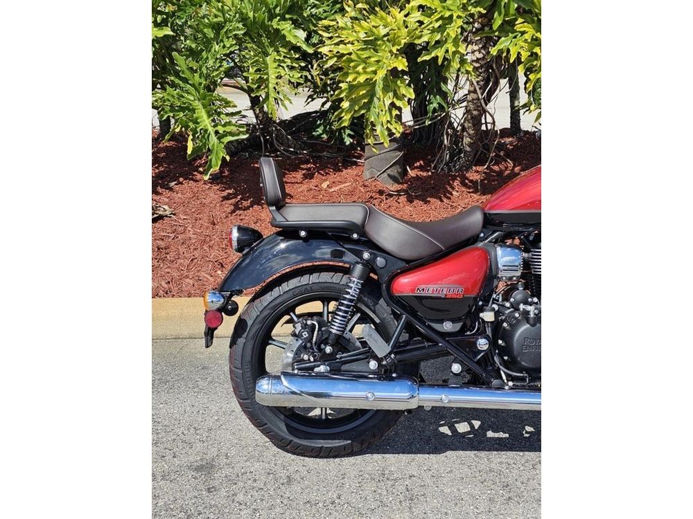 2024 Royal Enfield Meteor 350 Supernova Red