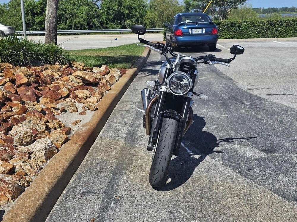 2025 Triumph Speed Twin 1200 Aluminum Silver